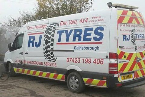 RJ tyres vehicle