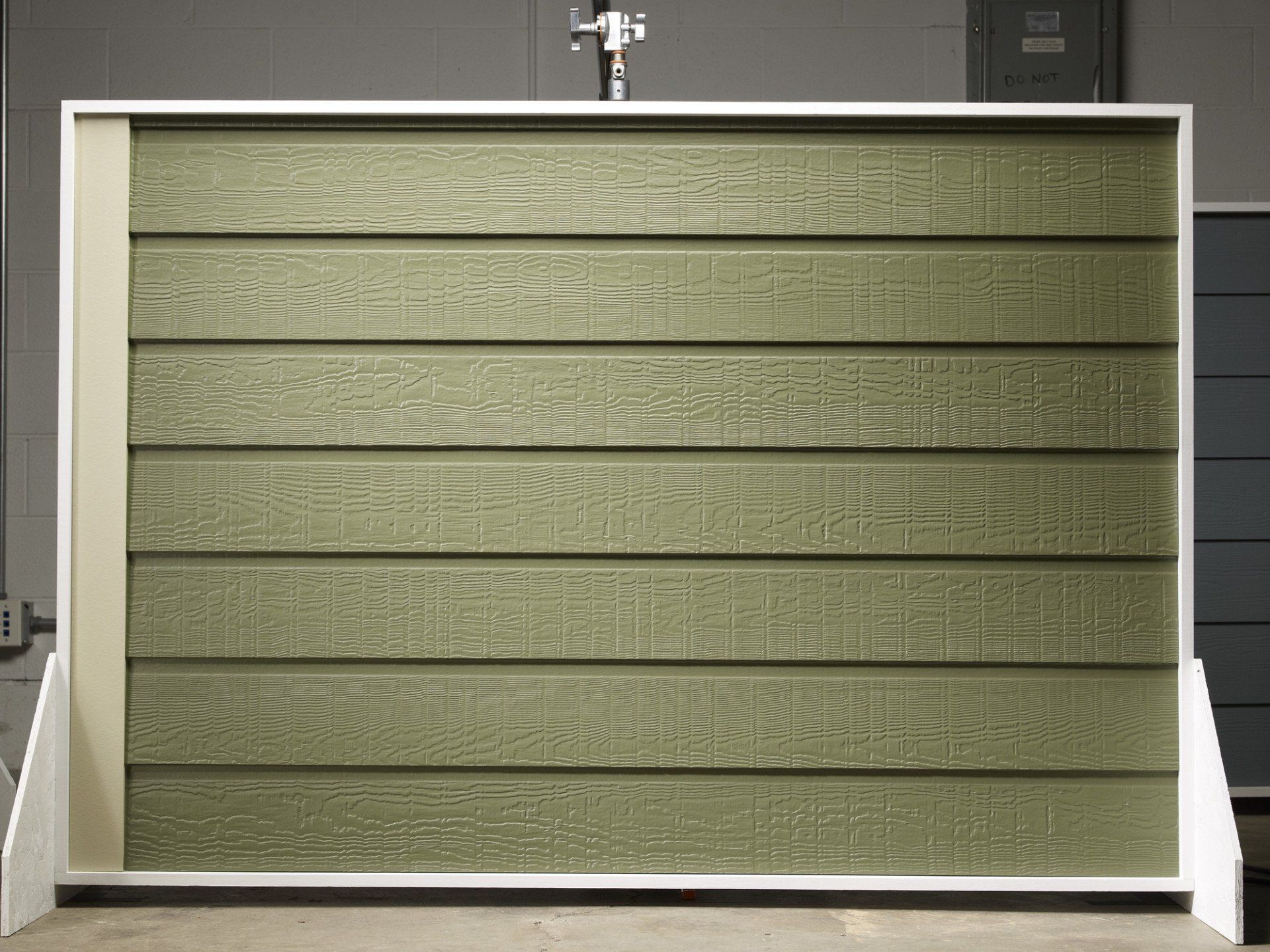 Colonial Roughsawn Lap Siding in Mountain Sage