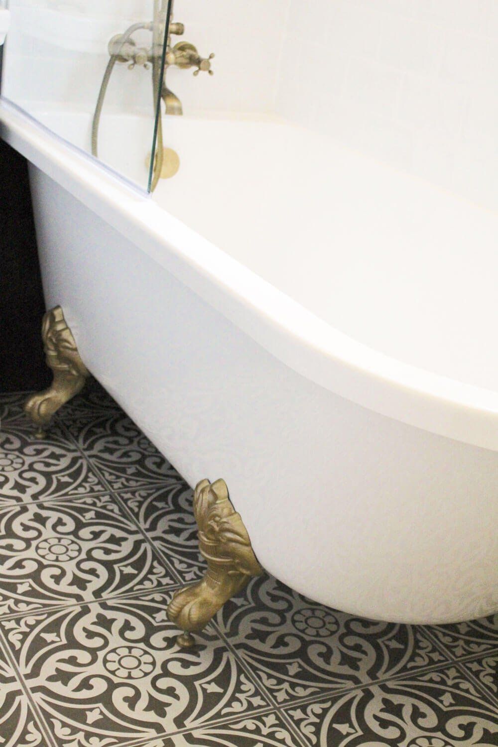 bathtub legs design