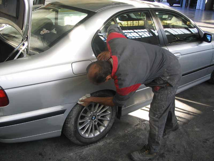 rifinitura carrozzeria auto