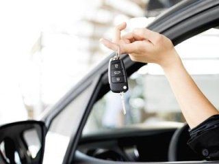 auto di cortesia chiavi in mano