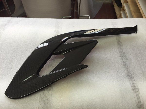 particolare in carbon look
