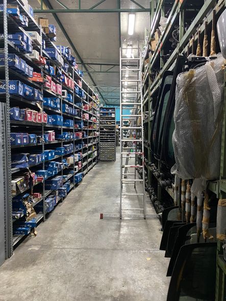 reparto ricambi auto meccanici