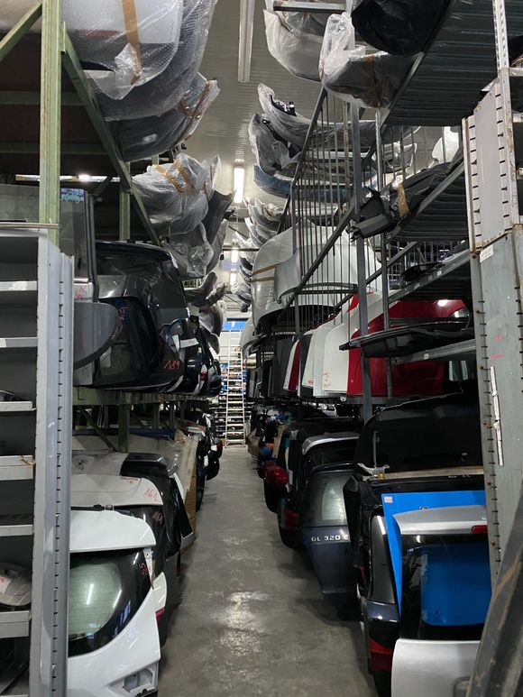 esposizione ricambi carrozzeria aut