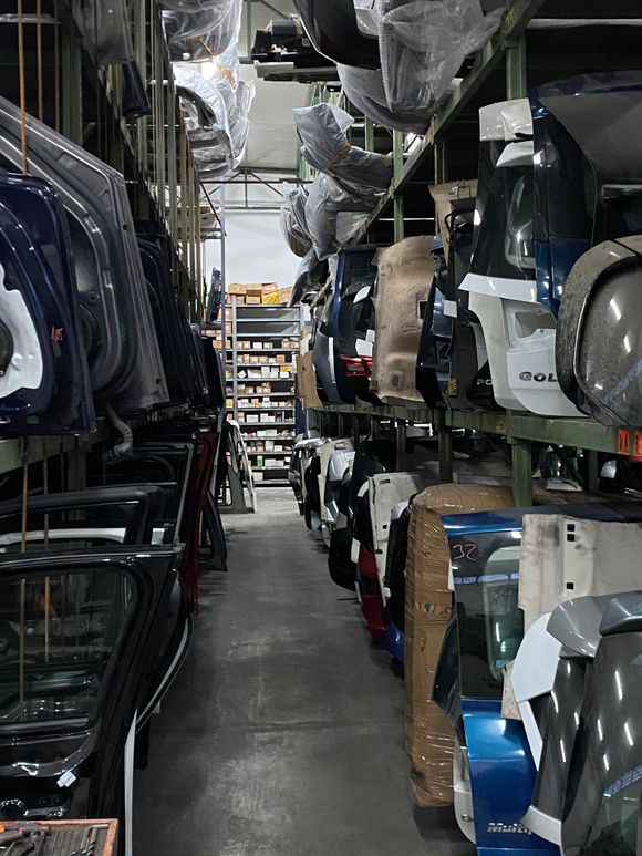 fornitura ricambi carrozzeria auto