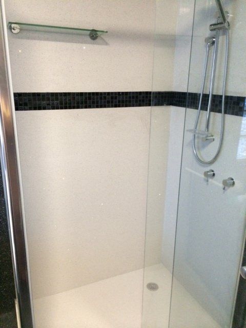 View of the shower box with tough quartz surface