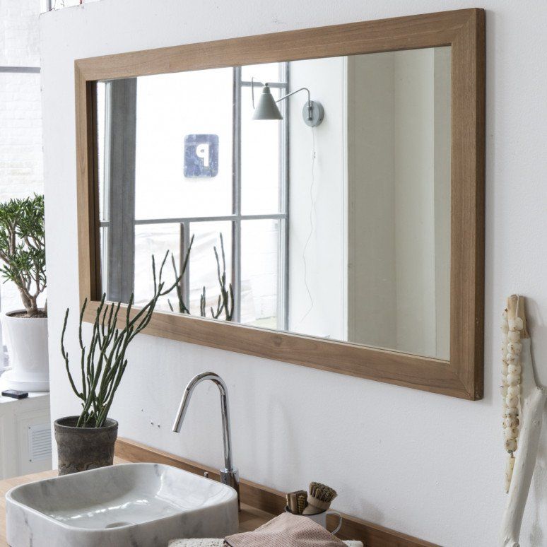 grand miroir dans un intérieur design