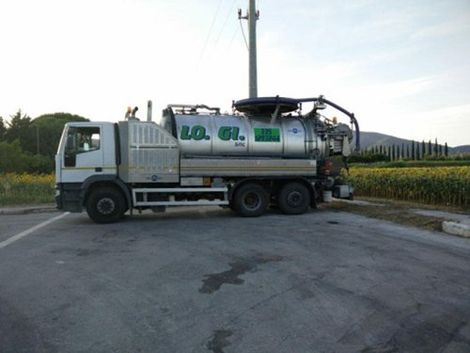 camion per pulizia fognature