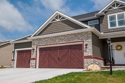 5217 accents woodtone garage door