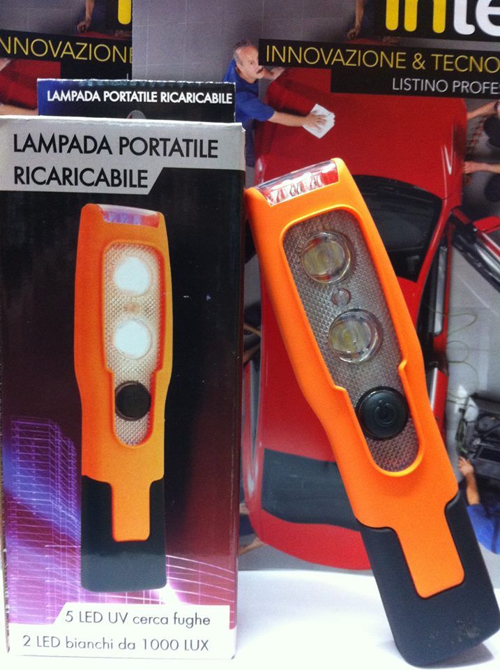 lampada portatile ricaricabile per auto