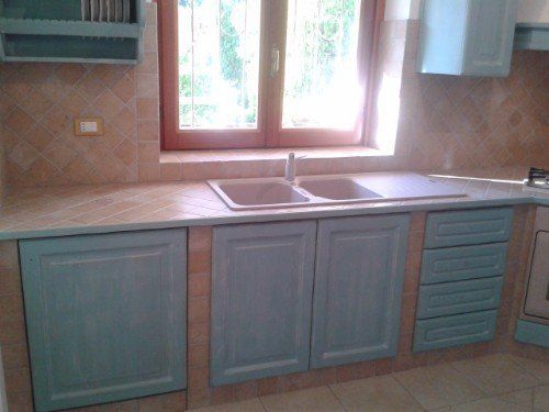 Mobili di legno incassati