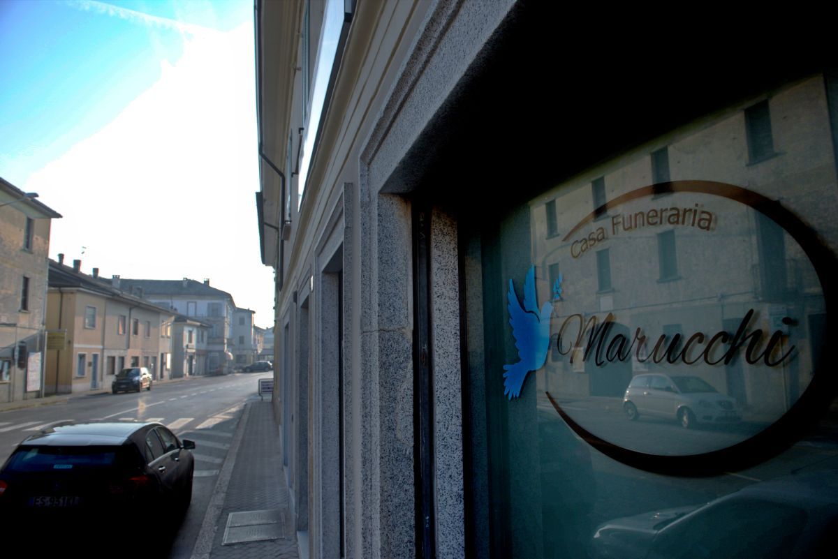 esterni agenzia funebre