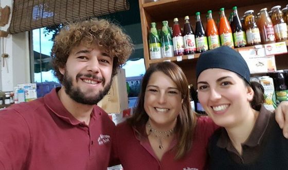Amici al Bio Market Gusto Mediterraneo a Palau