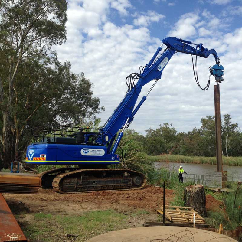 large sheet piling equipment