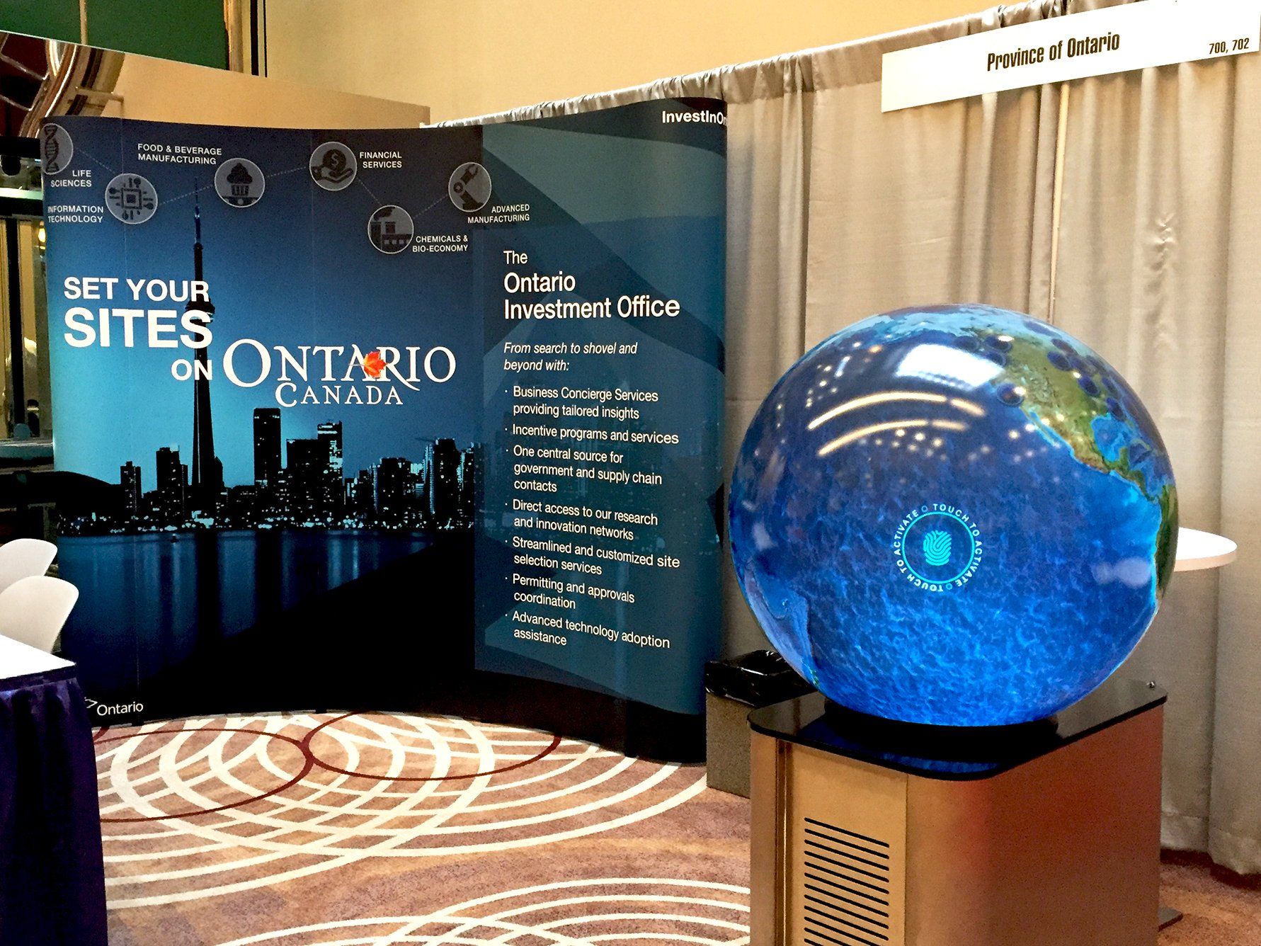 Pufferfish Interactive Display in Ontario Tradeshow Booth.
