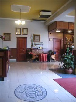 la hall di un albergo