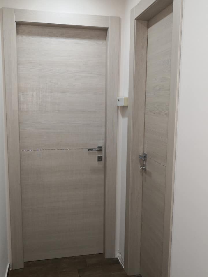 Porta legno chiaro