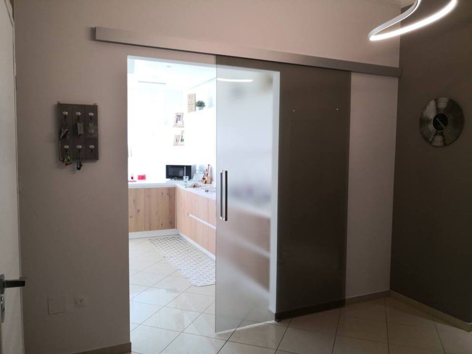 Porte per interni e in vetro