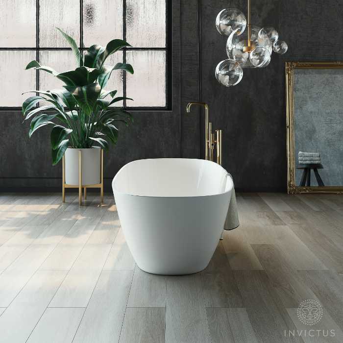 white bath tub