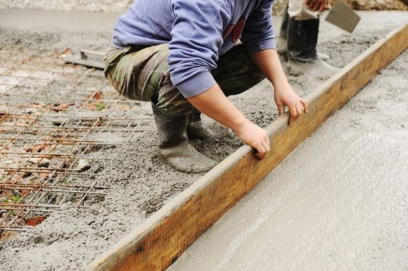 posa dei pavimenti in calcestruzzo