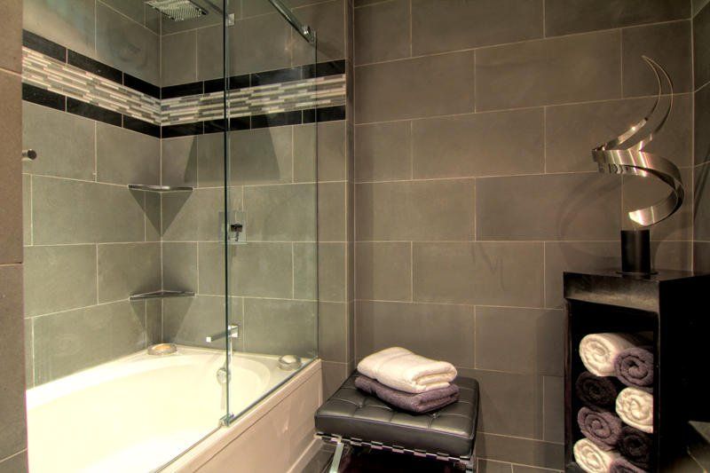 Bathroom 18