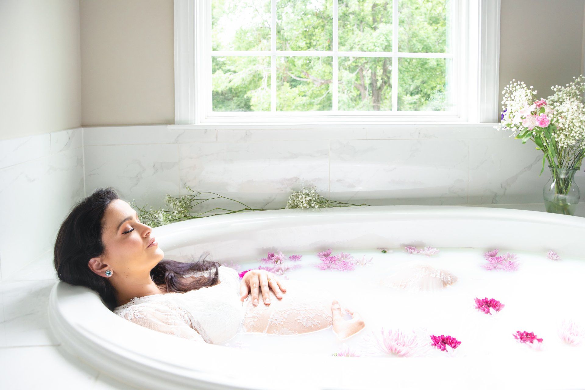 Milk Bath Photoshoot by Luciana Galucci Photography