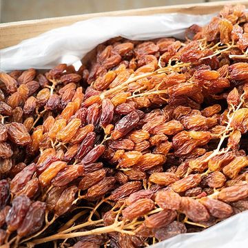 Dried Crimson Grapes