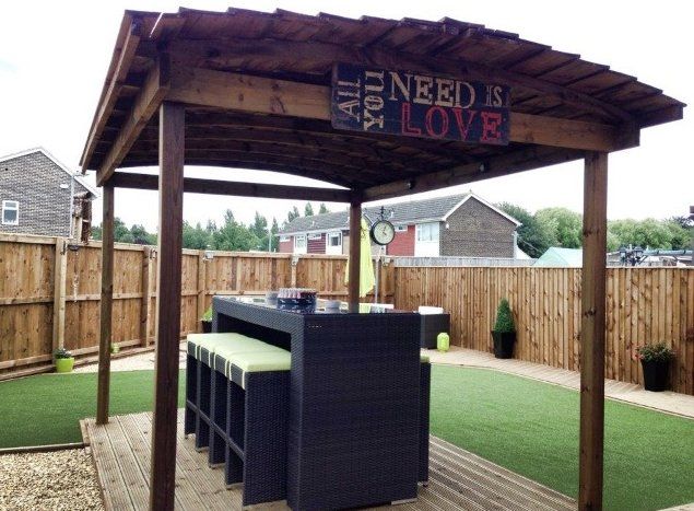 outdoor kitchen