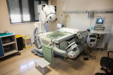 Operating machine
