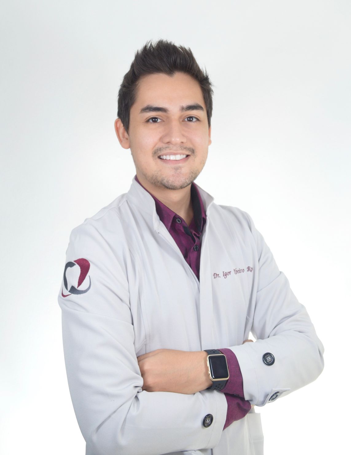 cirurgião dentista em fortaleza ceara especialista em clareamento dental lentes de contato e lipo de papada