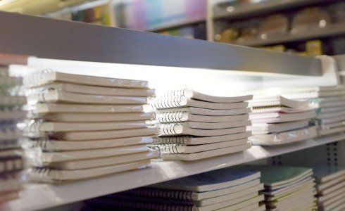 Passa in negozio e chiedi informazioni sul servizio di copertura libri scolastici