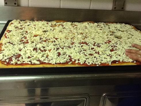 Pizza al metro a lievitazione naturale