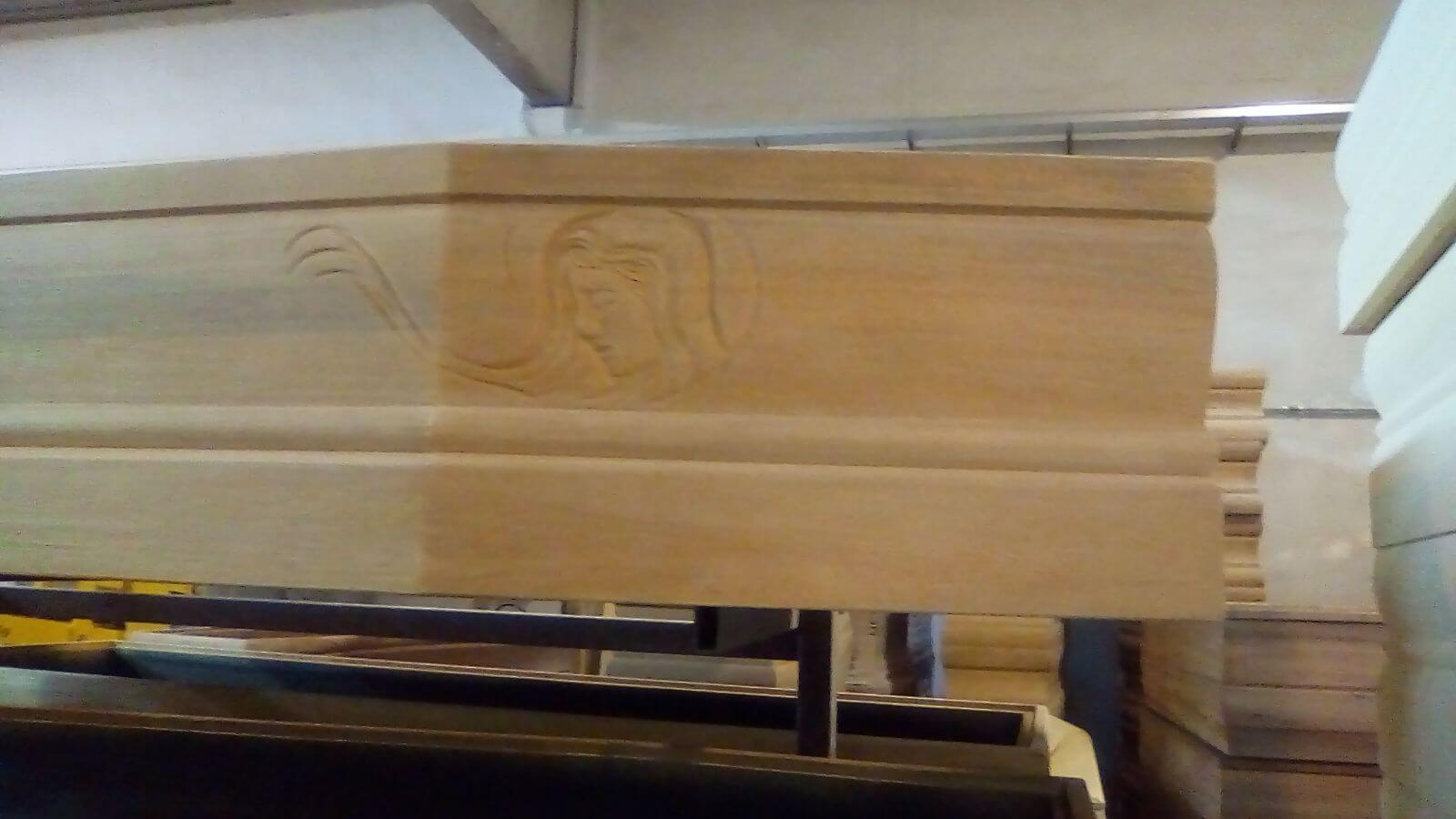 Bara in legno pregiato scuro