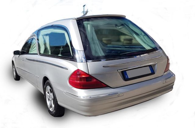 Mercedes 211G posteriore