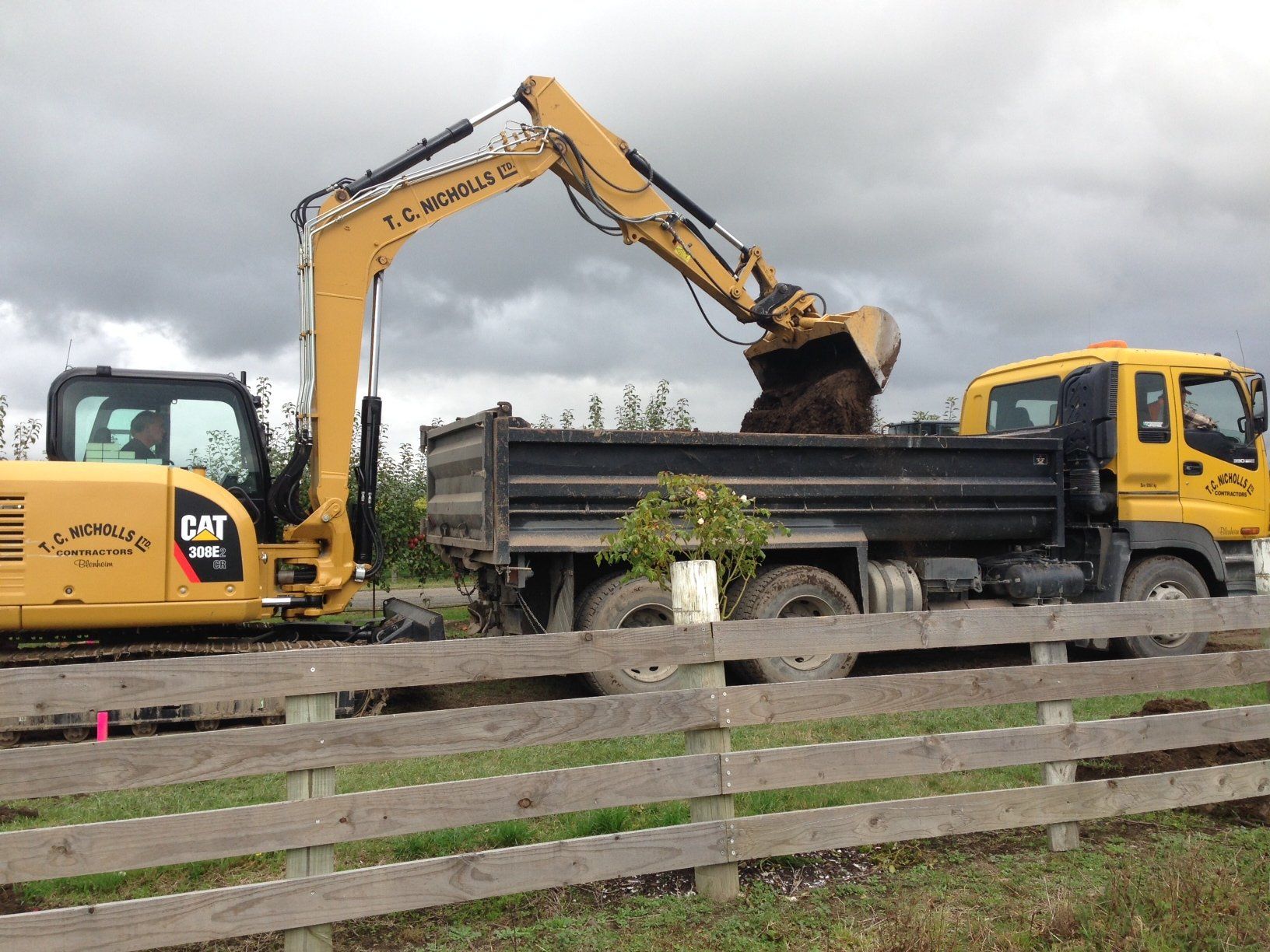 T C Nicholls Ltd Buldozer
