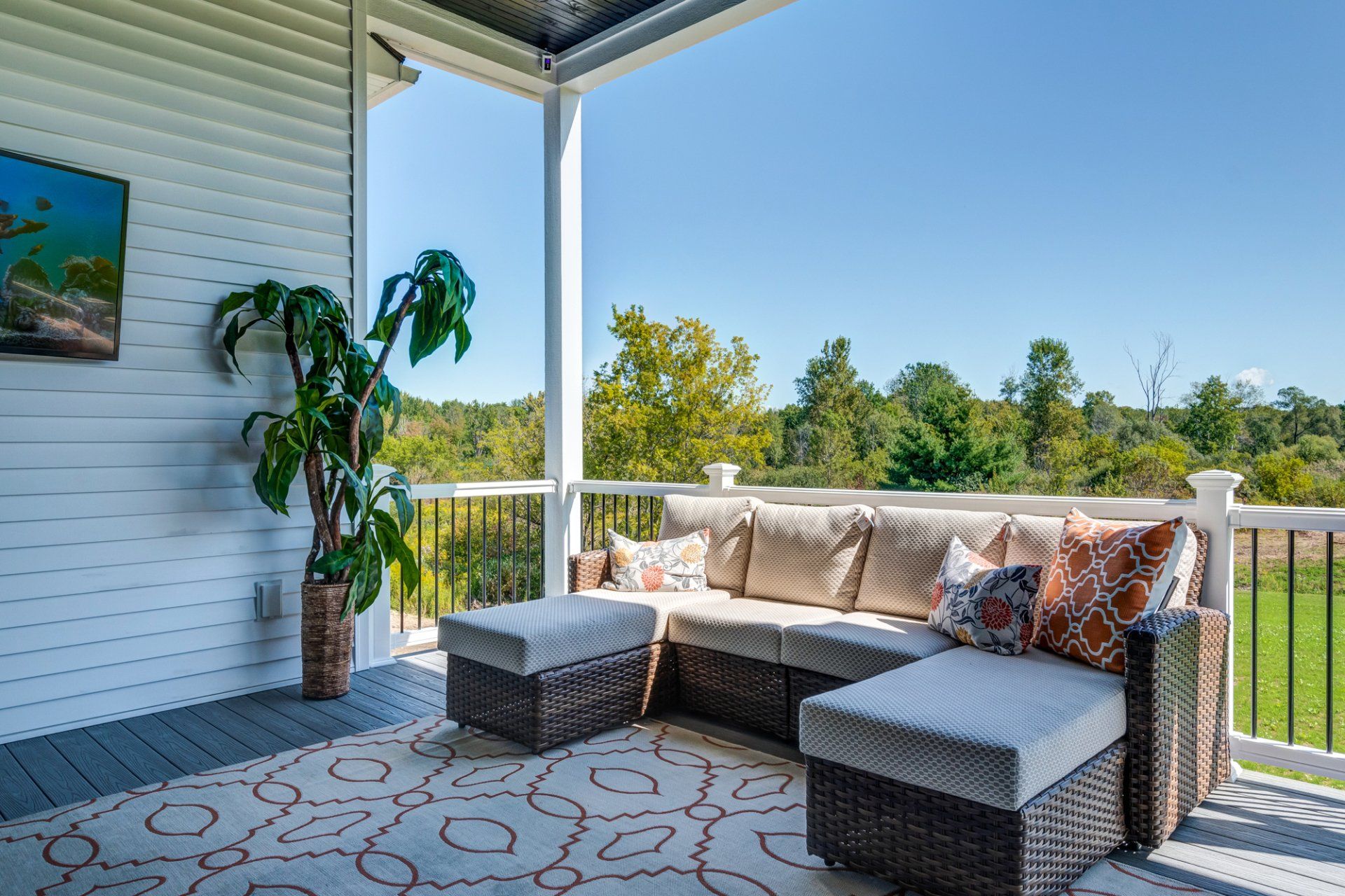 covered patio with sectional