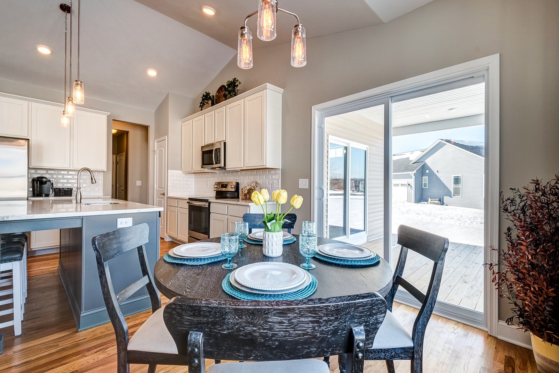 dinette with kitchen in background