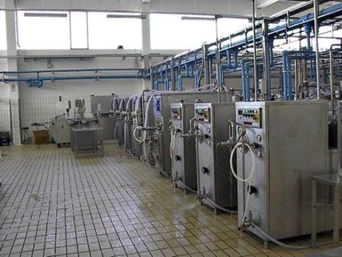 macchinari in una azienda di gelati