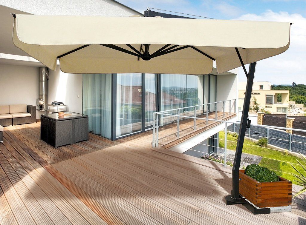 Ombrellone per esterni in acciaio su terrazza