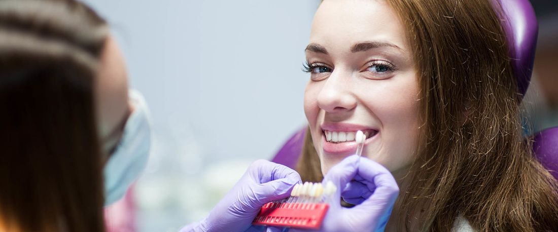 Preparazione a una seduta di sbiancamento dentale professionale
