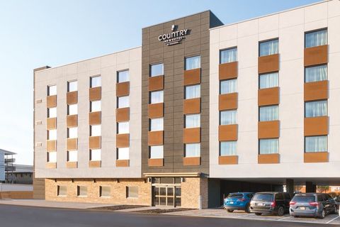 County Inn & Suites Delaware