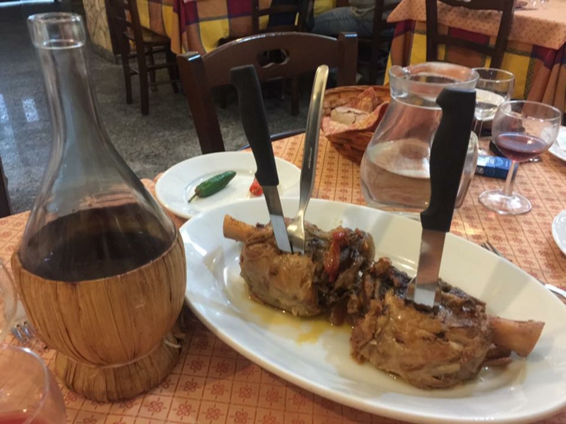 piatto da portata con carne in umido