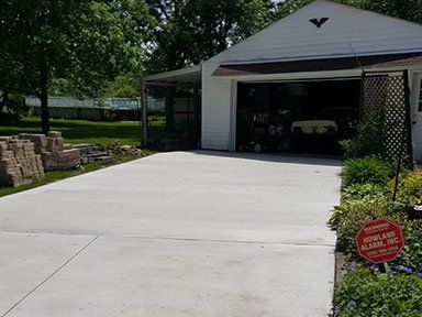 Garage Repair — Garage in Niles, OH Garage Repair — Garage in Niles, OH