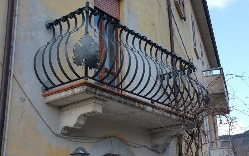 Loggia in ferro battuto