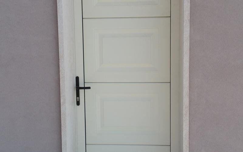 Installazione porte per interni