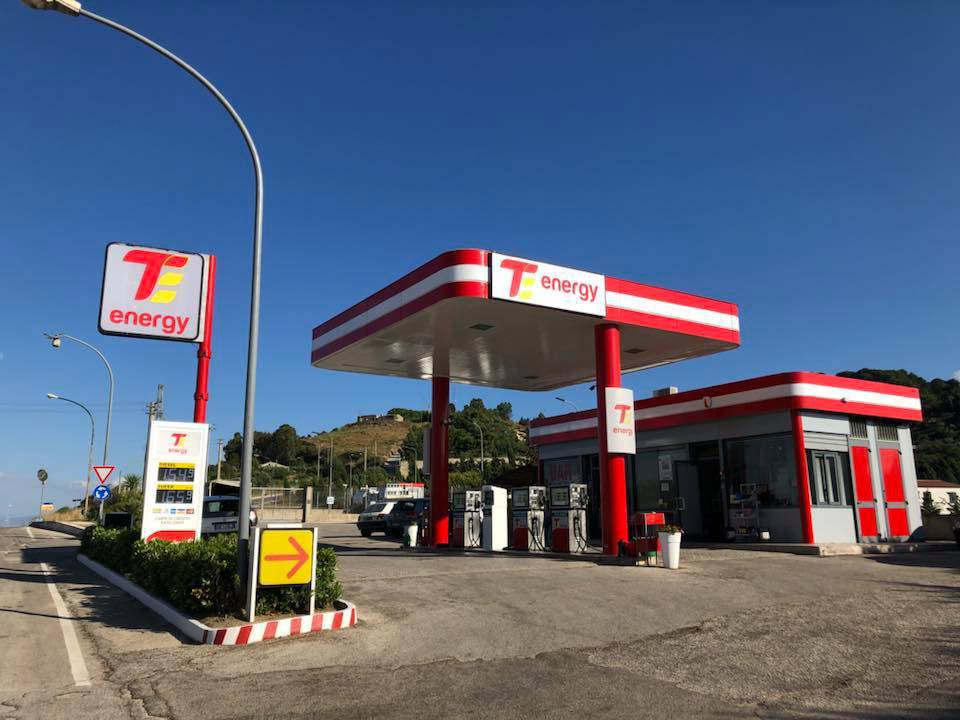 Stazione di rifornimento carburante