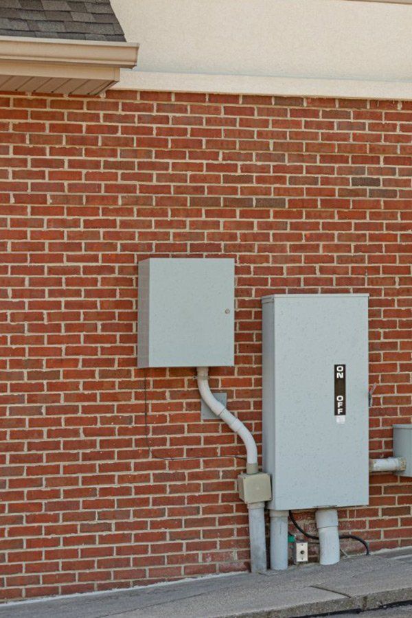 Brick Wall On New Home — Commercial Bricklayers in Yeppoon, QLD