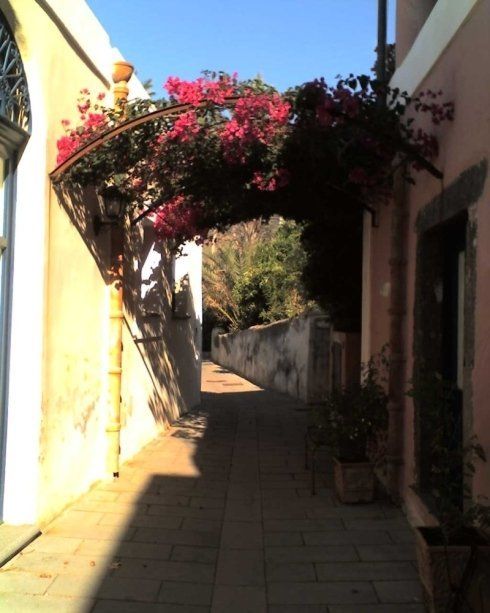 Ferro, arte, passione, saline isole eolie