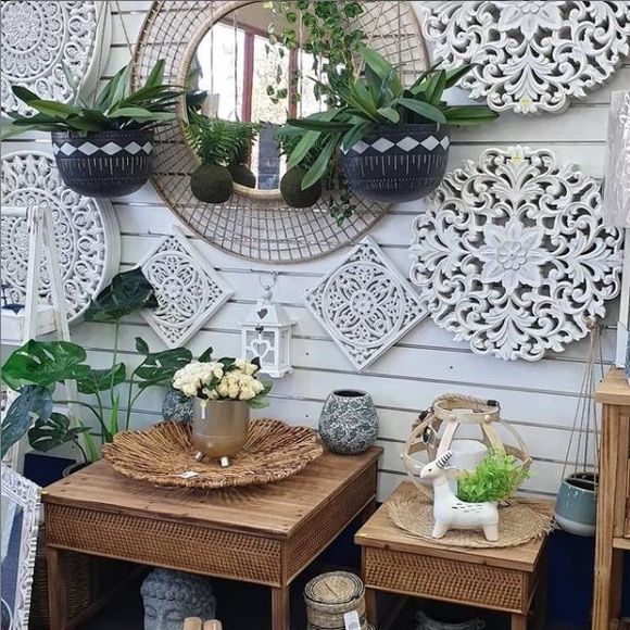 Flower Displayed on The Table — Discount Variety Store in Alice Springs, NT Flower Displayed on The Table — Discount Variety Store in Alice Springs, NT