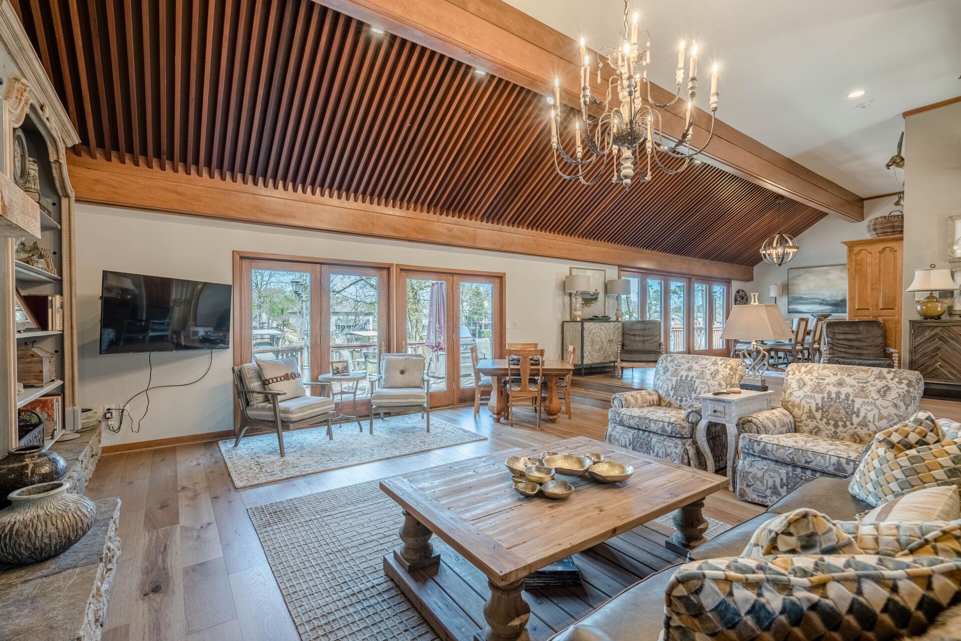 A living room filled with furniture and a flat screen tv.